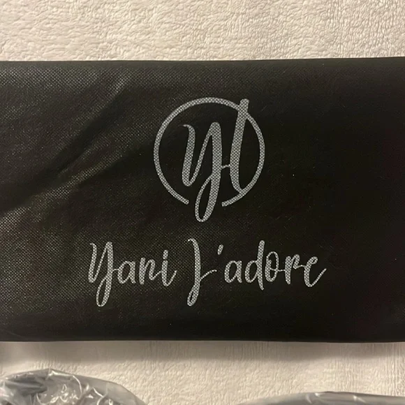 Yani L’adore NWT Tote Bag w/dust bag - Picture 3 of 3